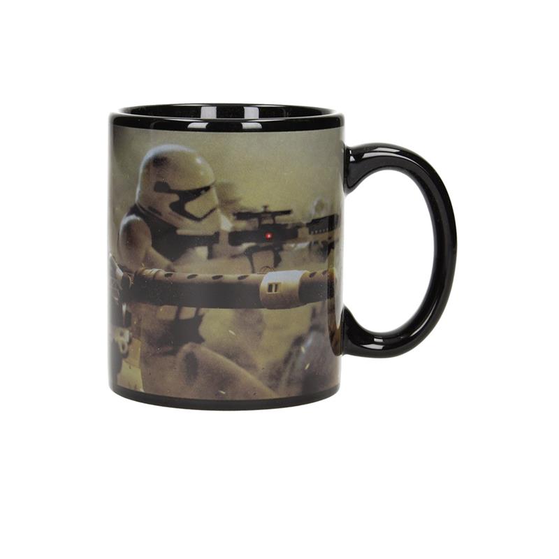 SW EP7 STORMTROOPERS BATTLE BLACK MUG