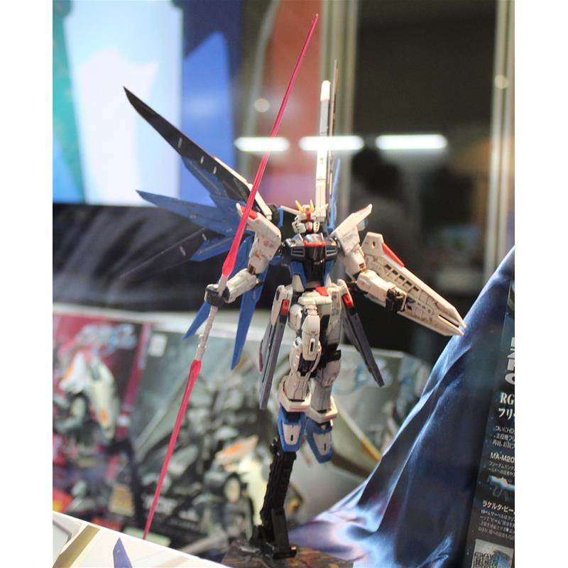 Mobile Suit Gundam Real Grade ZGMF X10A Freedom Bandai