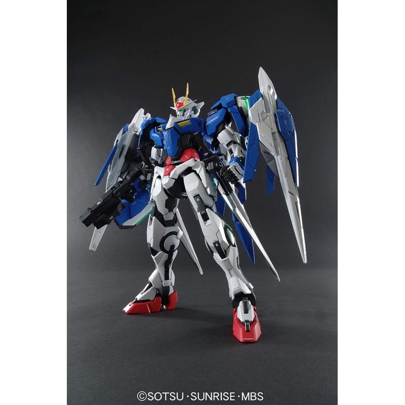 Gunpla Mobile Suit Gundam Perfect Grade 00 Raiser PG 1/60 Bandai