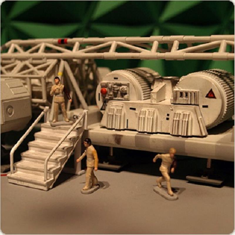 Space: 1999 Deluxe Eagle Hangar SIXTEEN 12