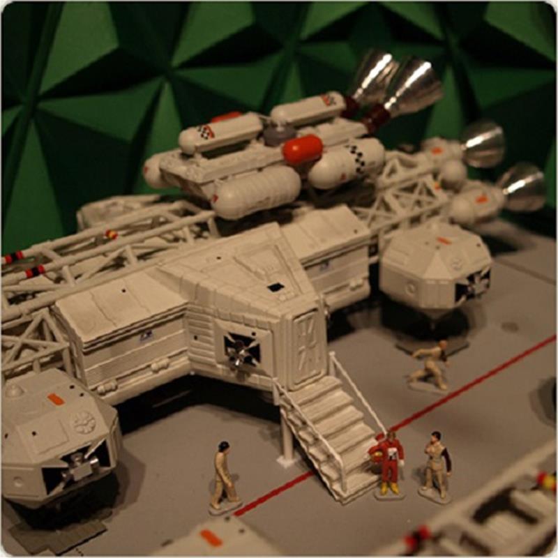 Space: 1999 Deluxe Eagle Hangar SIXTEEN 12