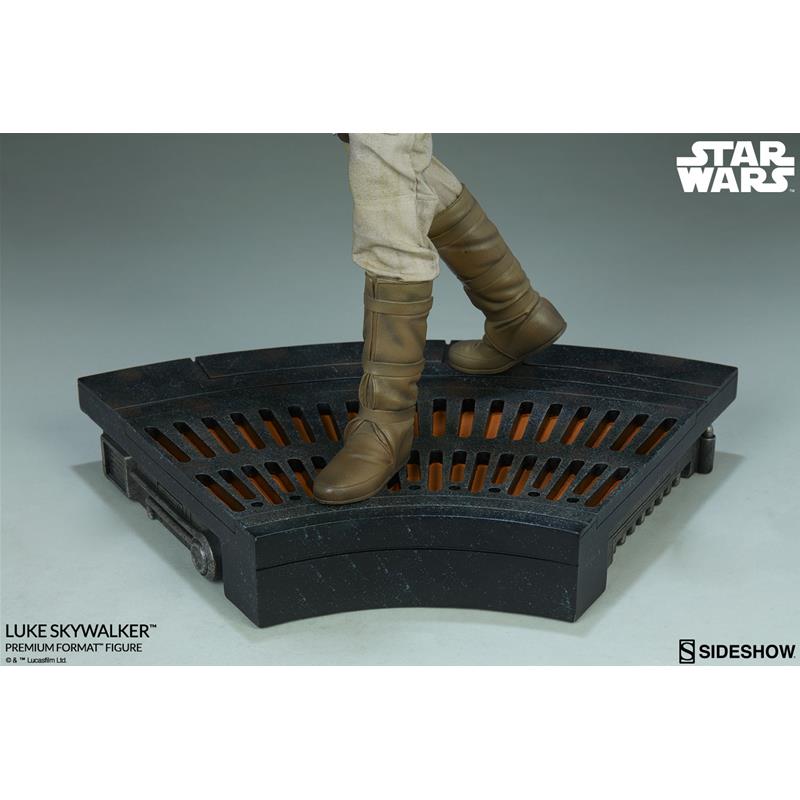 Luke Skywalker Premium Format Figure