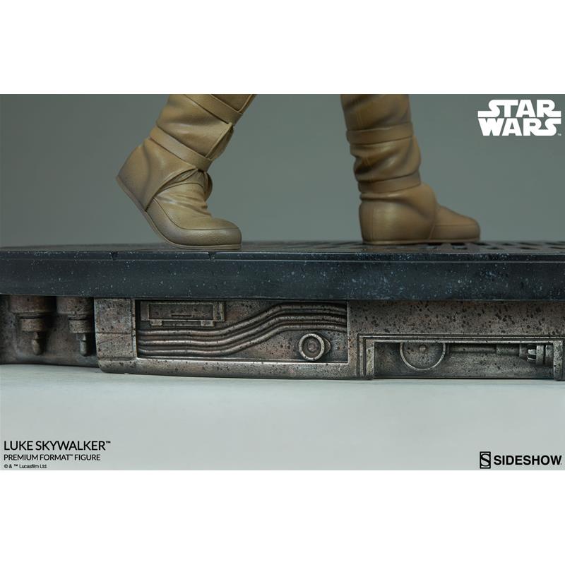 Luke Skywalker Premium Format Figure