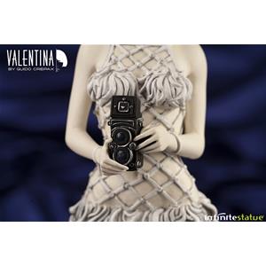 Valentina Statua Resina Infinite Statue