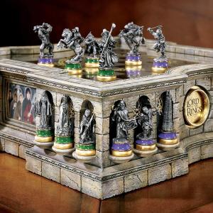 Lord of the Rings Chess Set The Noble Collection