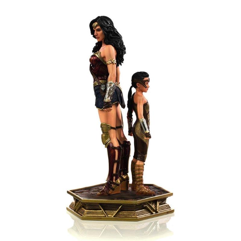 Wonder Woman & Young Diana Deluxe WW84