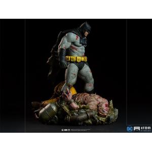 Batman The Dark Knight Returns Diorama 1/6 Iron Studios