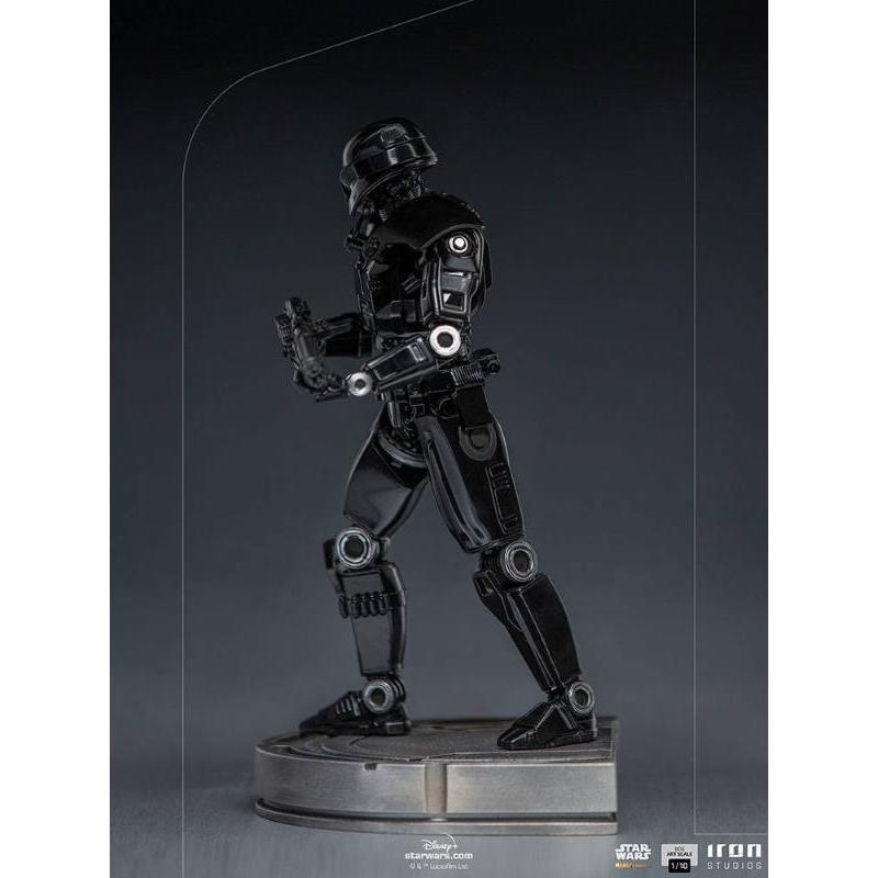 The Mandalorian BDS Art scale Dark Trooper Iron Studios