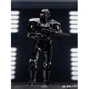 The Mandalorian BDS Art scale Dark Trooper Iron Studios