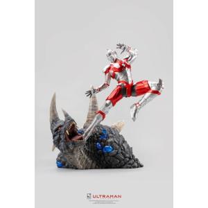 Ultraman vs Black King Pure Arts