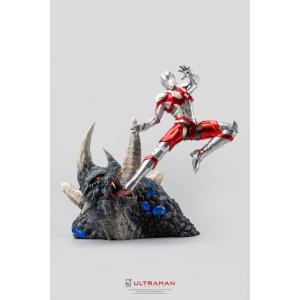 Ultraman vs Black King Pure Arts