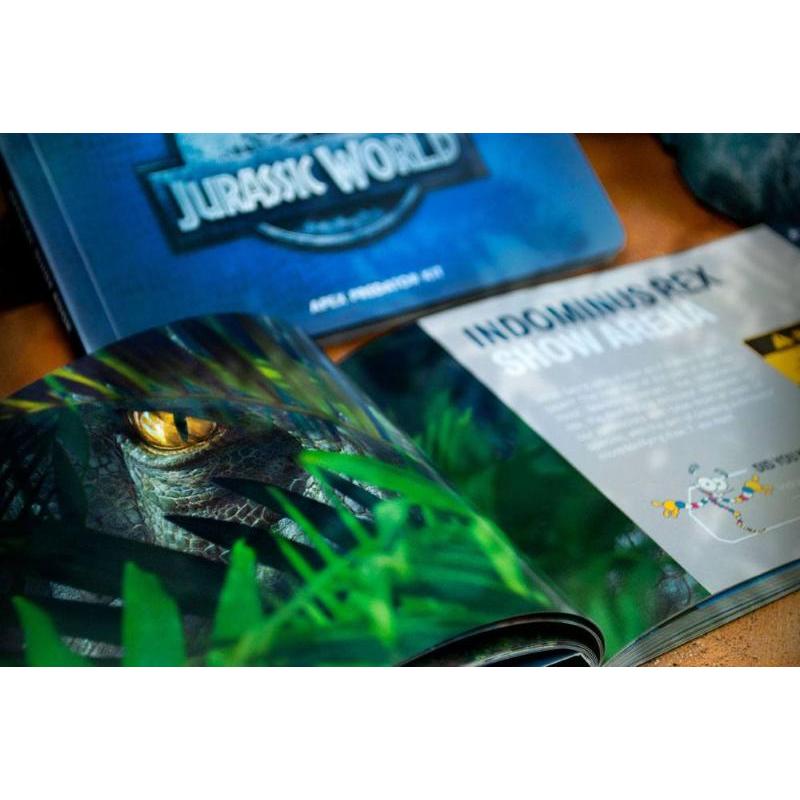 Jurassic World Apex Predator Kit Doctor Collector
