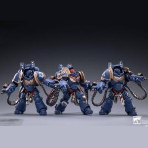 Warhammer 40.000: 3-Pack Ultramarines Aggressors 1/18 JoyToy