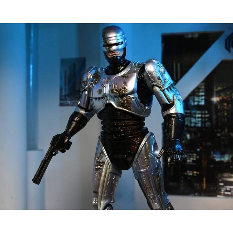 Ultimate Battle Damaged RoboCop with Chair Neca