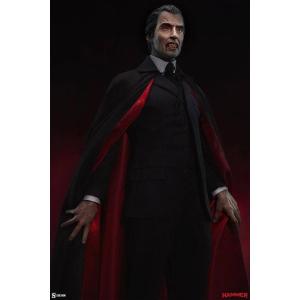 Dracula Premium Format Figure Christopher Lee Sideshow