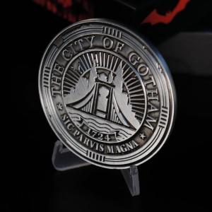 The Batman Gotham Metal Medallion Ltd Ed Fanattik