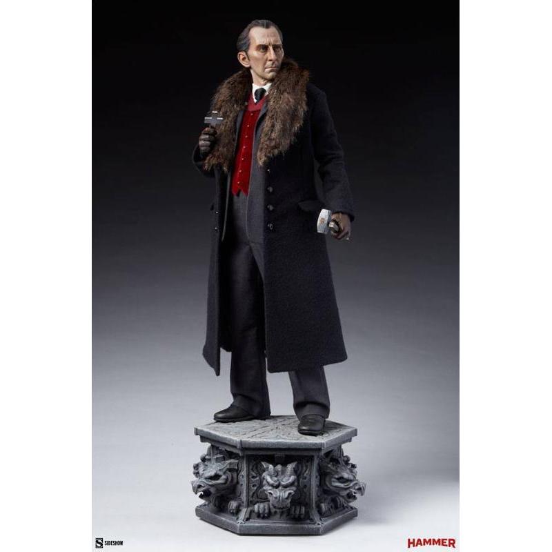 Dracula Premium Format Van Helsing (Peter Cushing) Sideshow