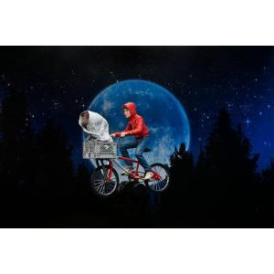 E.T. the Extra-Terrestrial Elliott & E.T. on Bicycle Neca