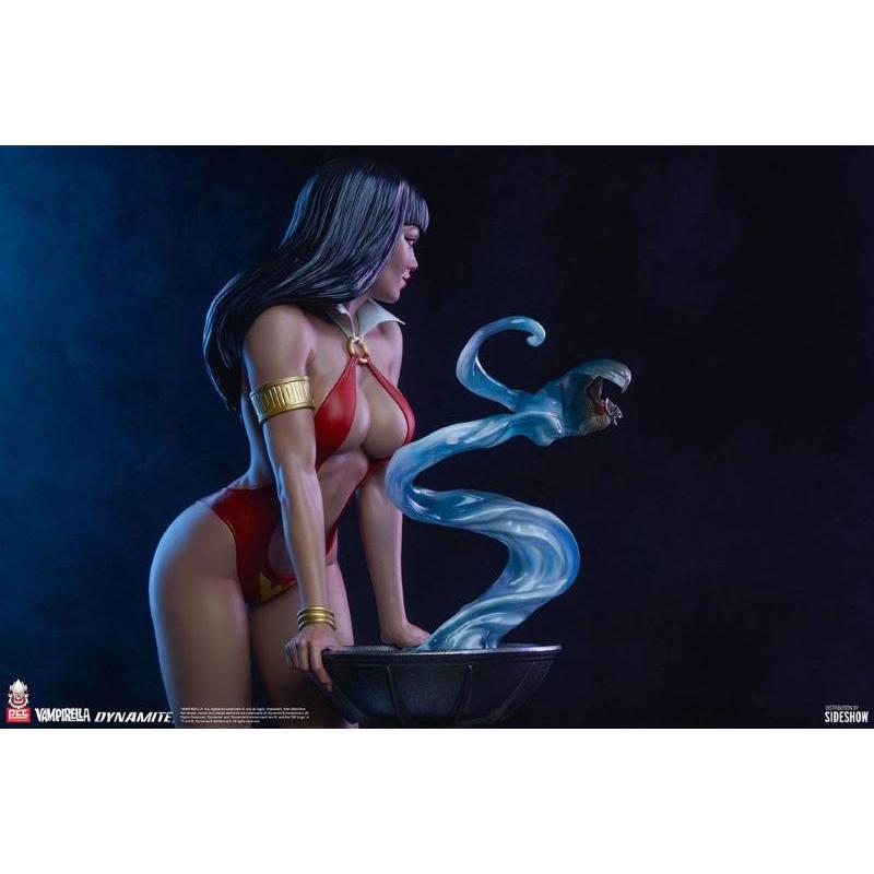 Dynamite Entertainment 1/3 Vampirella Premium Collectibles Studio