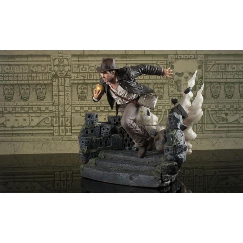 Indiana Jones Raiders of the Lost Ark Diorama Gallery Escape with Idol Diamond Select Toys
