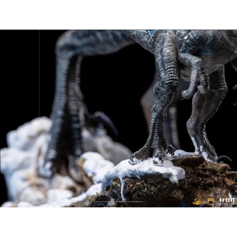 Jurassic World: Dominion Blue and Beta Deluxe Art Scale 1/10 Iron Studios
