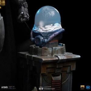 DC Comics Deluxe Art Scale 1/10 Batman Unleashed Iron Studios