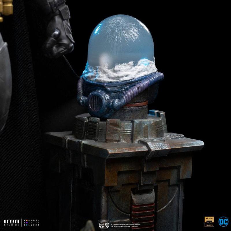 DC Comics Deluxe Art Scale 1/10 Batman Unleashed Iron Studios