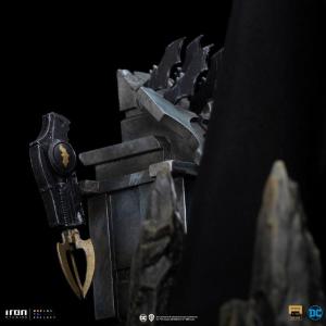DC Comics Deluxe Art Scale 1/10 Batman Unleashed Iron Studios
