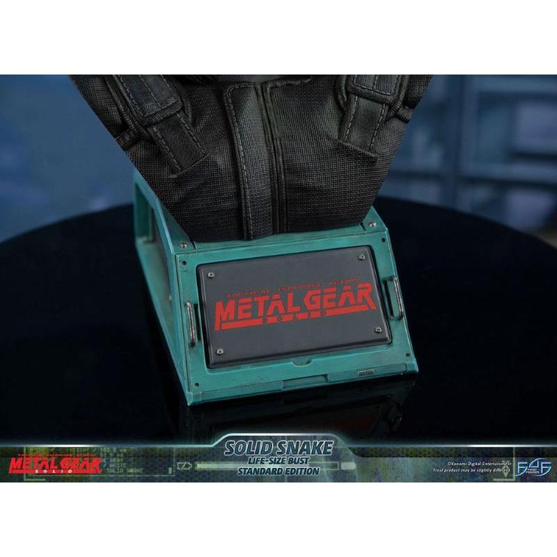 Metal Gear Solid 1/1 Solid Snake First 4 Figures