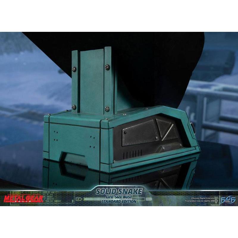 Metal Gear Solid 1/1 Solid Snake First 4 Figures