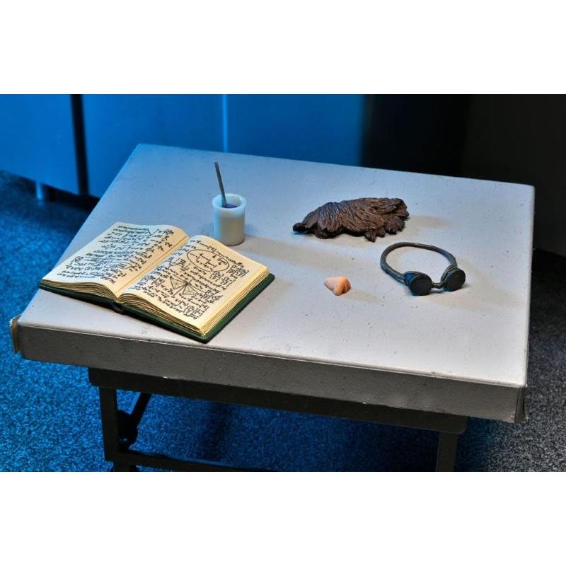 Universal Monsters 7" Scale Ultimate The Invisible Man Neca