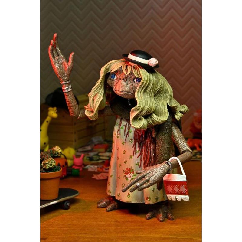 E.T. the Extra-Terrestrial Ultimate Dress-Up E.T. NECA