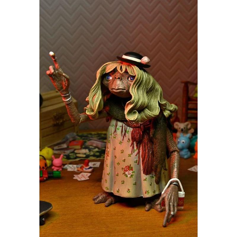 E.T. the Extra-Terrestrial Ultimate Dress-Up E.T. NECA