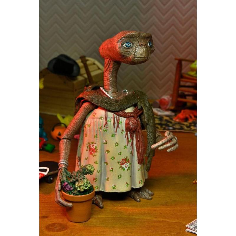 E.T. the Extra-Terrestrial Ultimate Dress-Up E.T. NECA