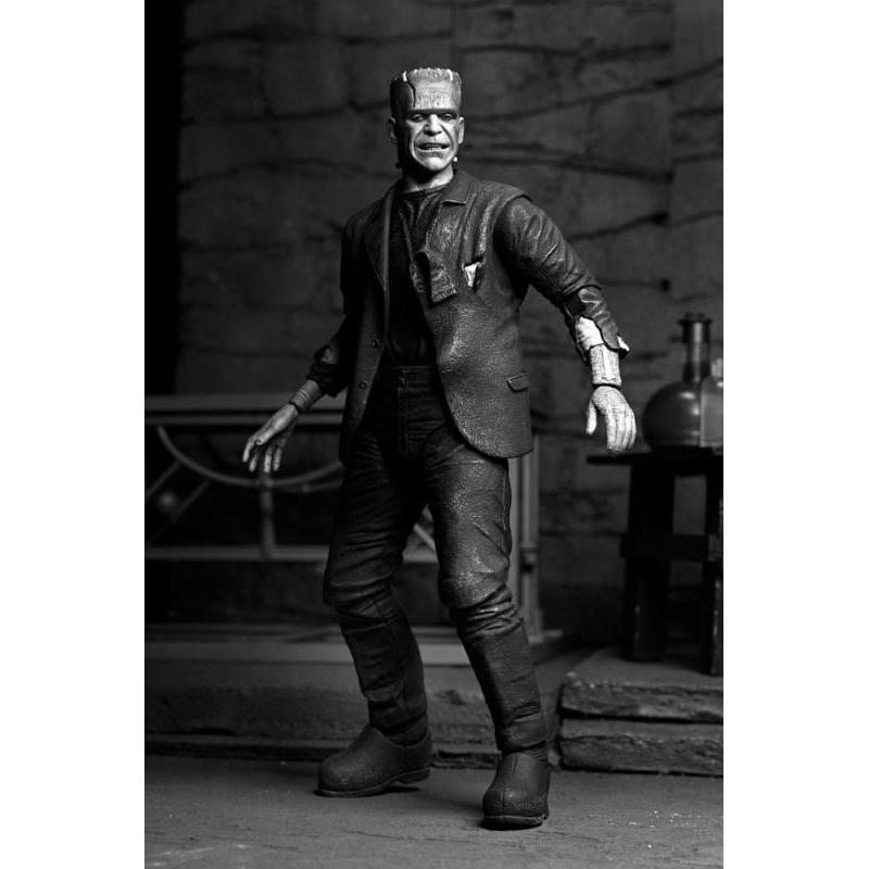 Universal Monsters Frankenstein's Monster (Bride of Frankenstein) B&W NECA