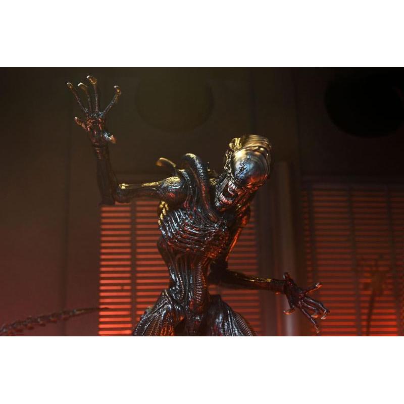 Alien: Romulus Ultimate Scorched Xenomorph Neca