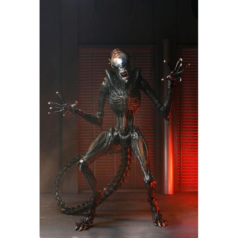 Alien: Romulus Ultimate Scorched Xenomorph Neca