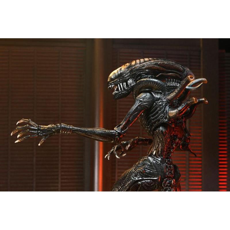 Alien: Romulus Ultimate Scorched Xenomorph Neca