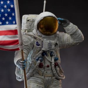 Nasa Art Scale 1/10 Apollo 11 Astronaut Iron Studios
