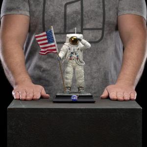 Nasa Art Scale 1/10 Apollo 11 Astronaut Iron Studios