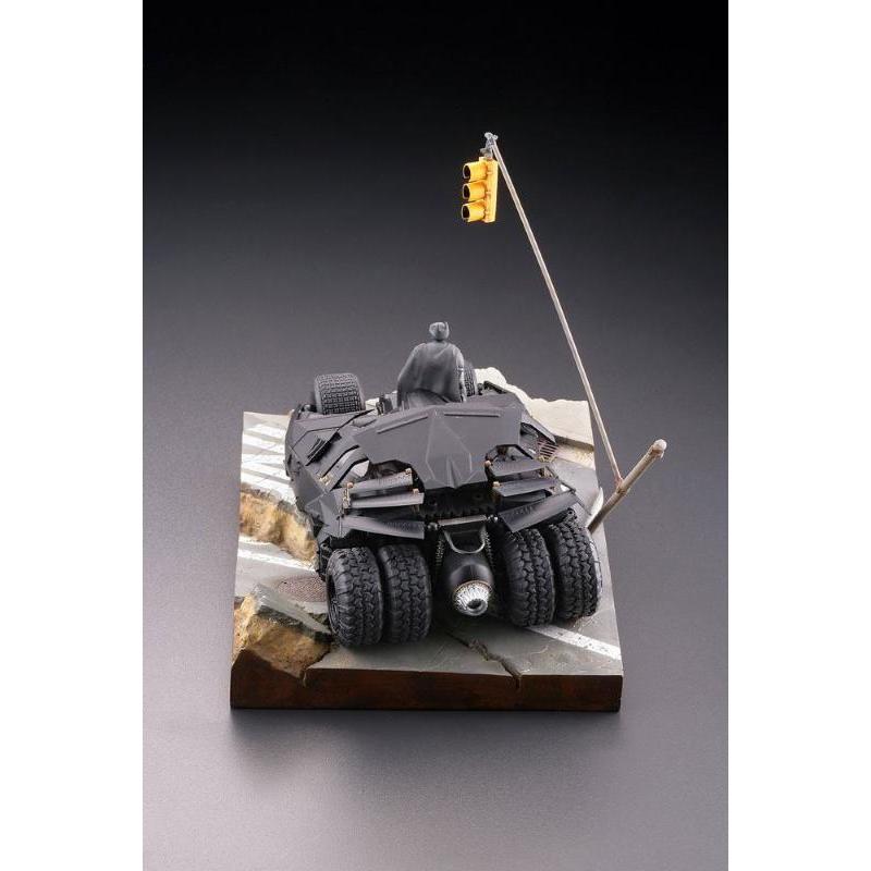Batman Begins Legacy of Revoltech Diorama Batmobile Tumbler in Gotham City Kaiyodo