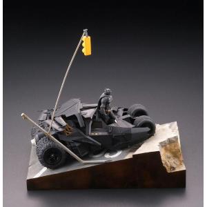 Batman Begins Legacy of Revoltech Diorama Batmobile Tumbler in Gotham City Kaiyodo