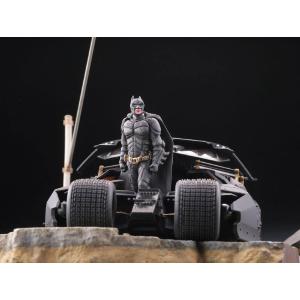 Batman Begins Legacy of Revoltech Diorama Batmobile Tumbler in Gotham City Kaiyodo