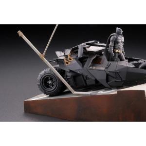 Batman Begins Legacy of Revoltech Diorama Batmobile Tumbler in Gotham City Kaiyodo