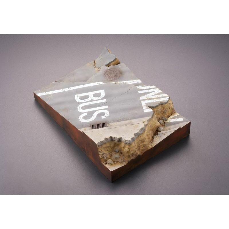 Batman Begins Legacy of Revoltech Diorama Batmobile Tumbler in Gotham City Kaiyodo