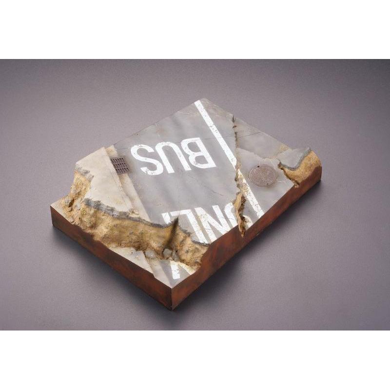 Batman Begins Legacy of Revoltech Diorama Batmobile Tumbler in Gotham City Kaiyodo