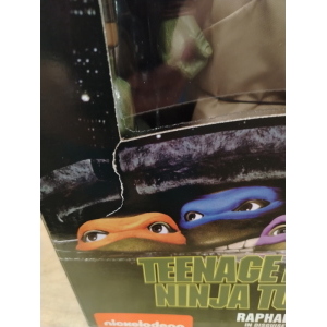 Teenage Mutant Ninja Turtles 1/4 Raphael Disguise Neca Damaged Box