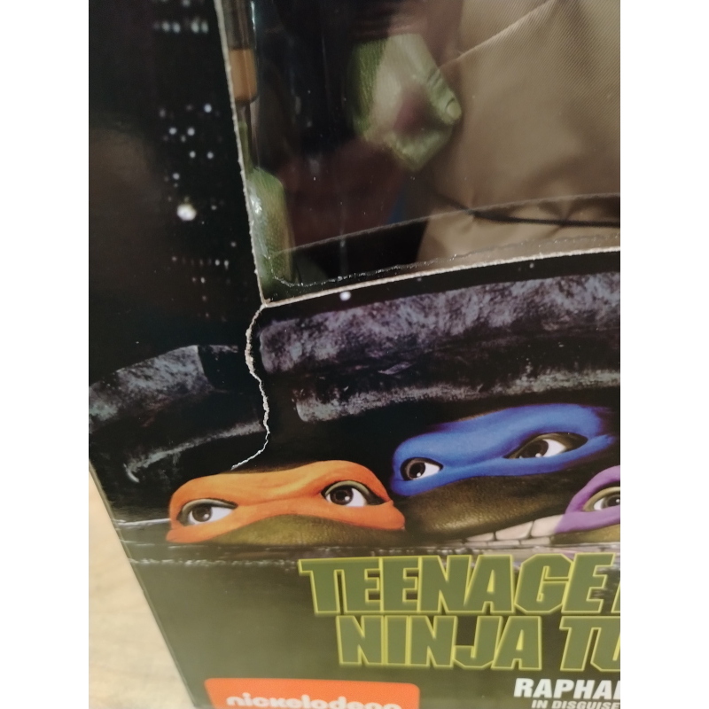 Teenage Mutant Ninja Turtles 1/4 Raphael Disguise Neca Damaged Box