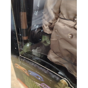 Teenage Mutant Ninja Turtles 1/4 Raphael Disguise Neca Damaged Box