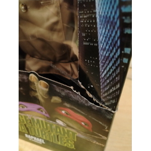 Teenage Mutant Ninja Turtles 1/4 Raphael Disguise Neca Damaged Box